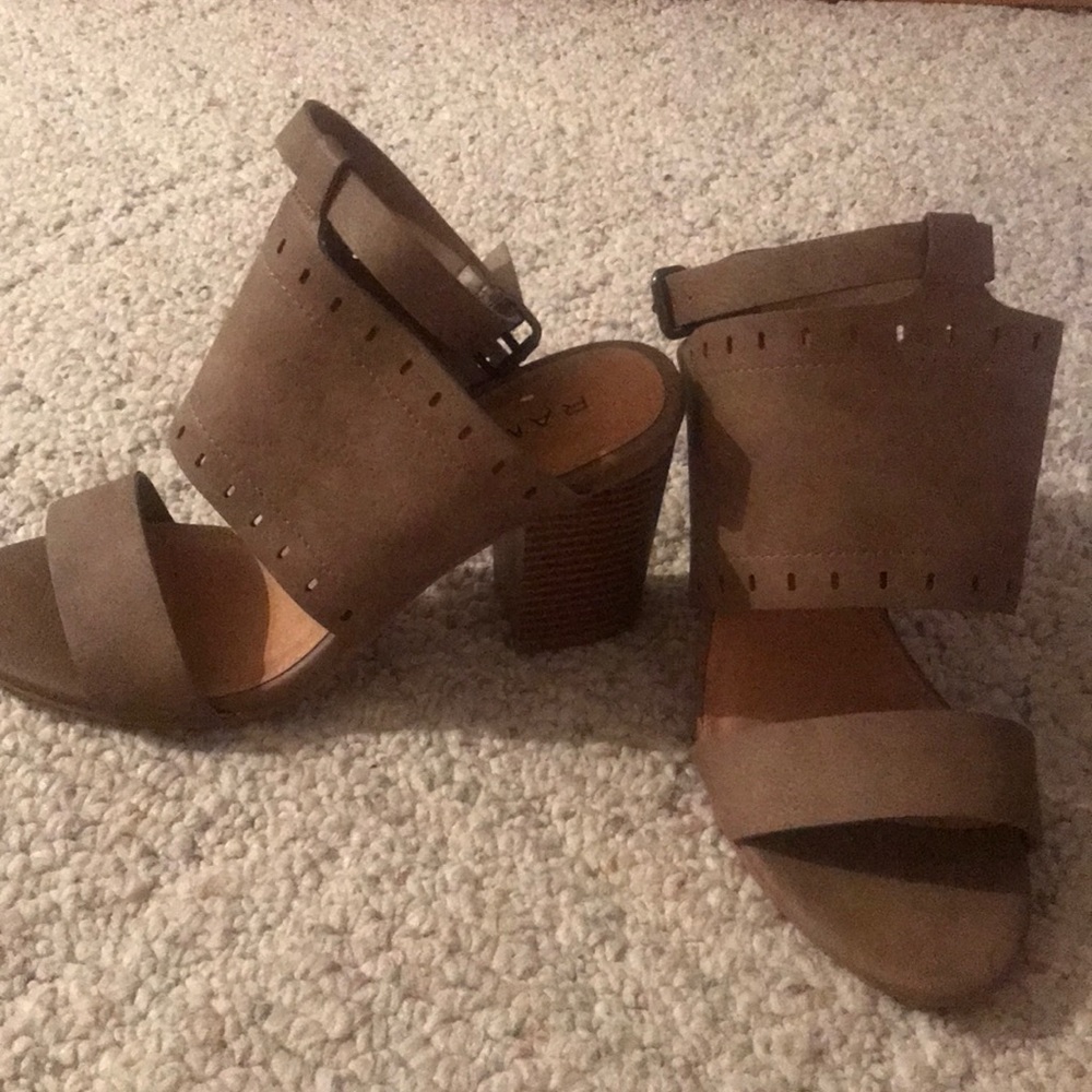 Light Brown leather chunk heel with ankle strap 7